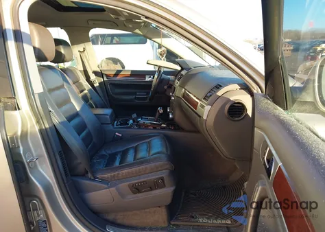 2004 Volkswagen Touareg V10 Tdi z USA, uszkodzony, nr VIN WVGHH77L84D082350